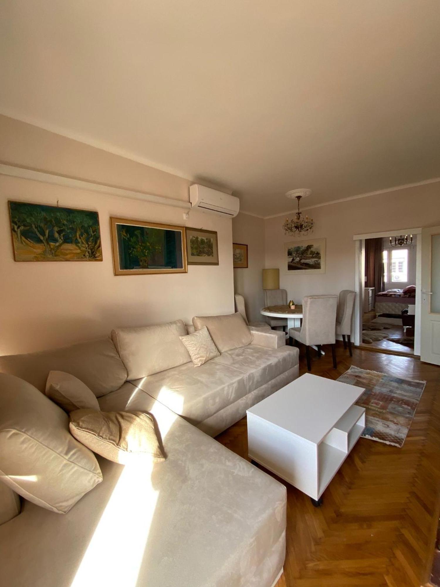 Apartment Wellness Belgrad Exteriör bild
