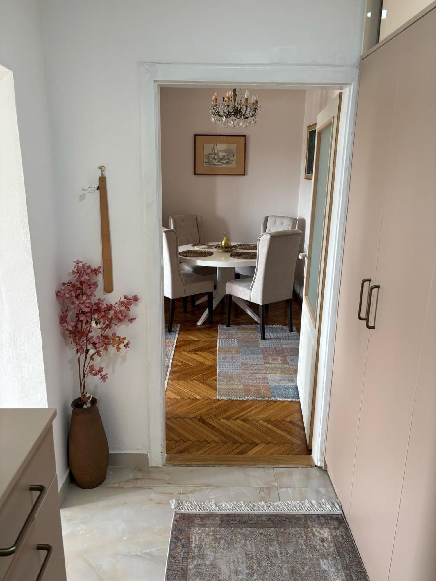 Apartment Wellness Belgrad Exteriör bild