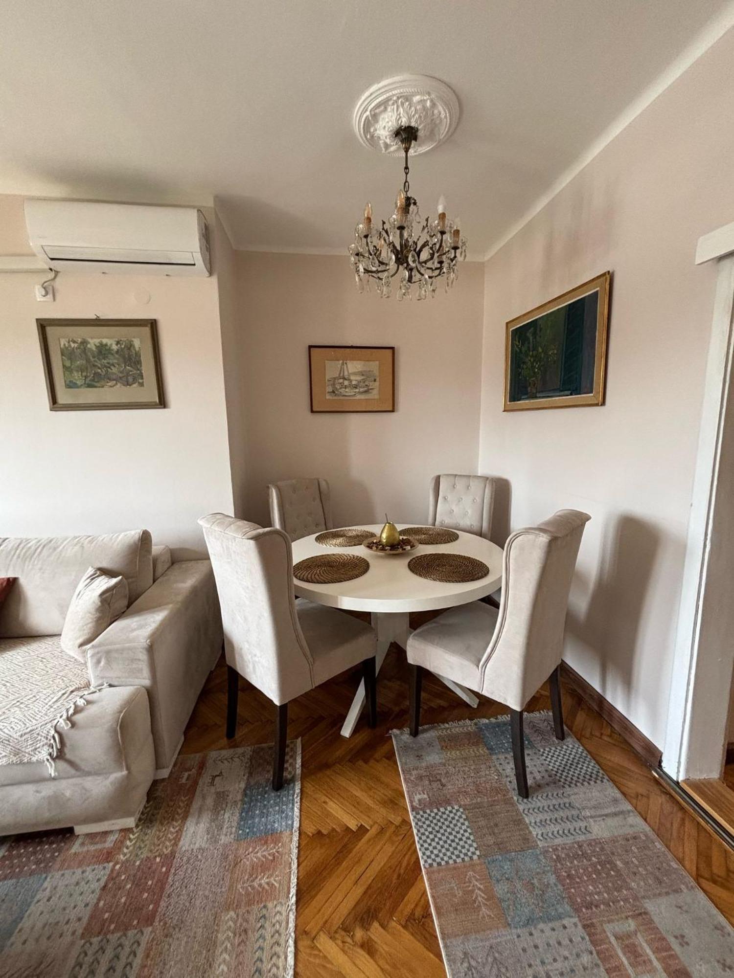 Apartment Wellness Belgrad Exteriör bild